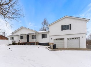 5762 Segar Hill Rd, Huntington, WV 25704