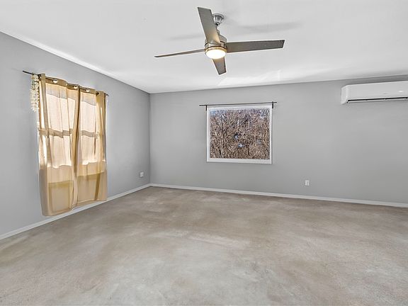 3rd image of 6 Fuller St