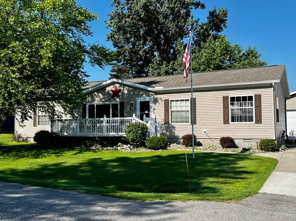 118 Barkman Ave, Houghton Lake, MI 48629