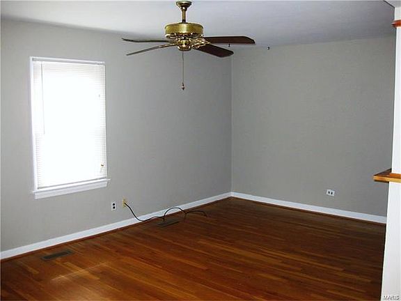 3rd image of 10626 Saint Lawrence Ln