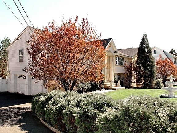 3rd image of 134 Fairfield Ave