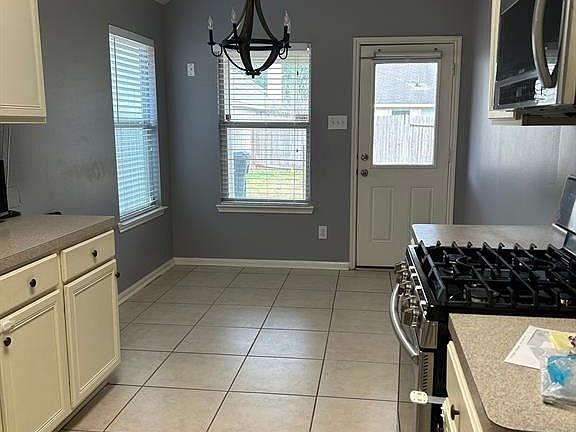 4th image of 5814 Meadowivy Ln
