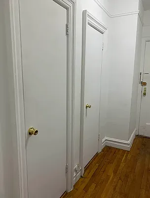 Rented by M.Grossman R.E. Management | media 16