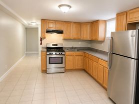 336 N 6th St, Newark, NJ