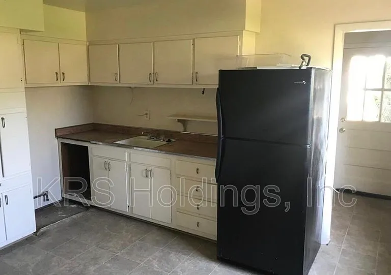 4916 Bark Ln — Photo 2