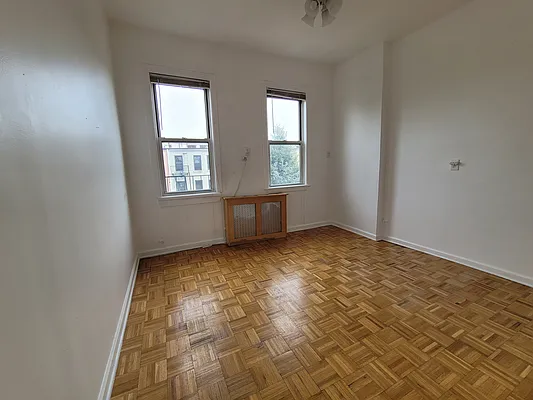 Rented by Capri Jet Realty Corp | media 3