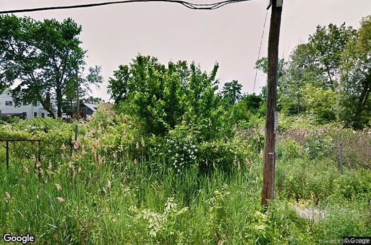 1st image of 3 Brinley Ave