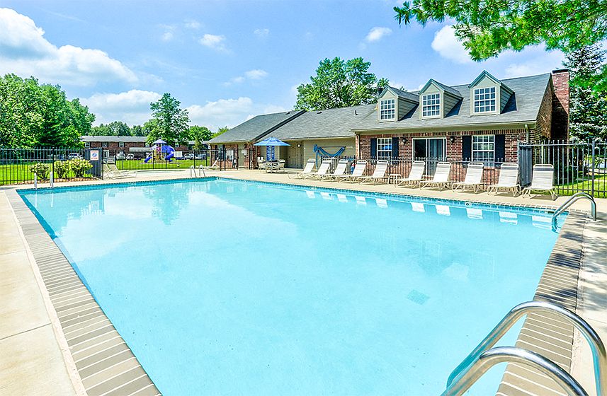 Swimming Pool at Williamsburg on the Lake