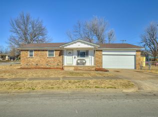 205 W 3rd St, Owasso, OK 74055