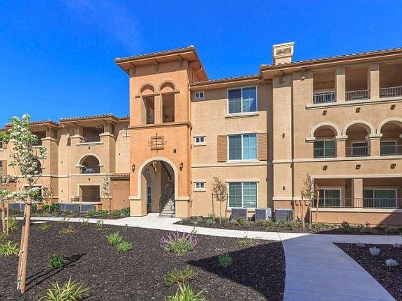 3rd image of 300 Crescent Dr #160