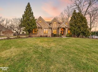 1223 Kings Carriage Rd, Grand Blanc, MI 48439