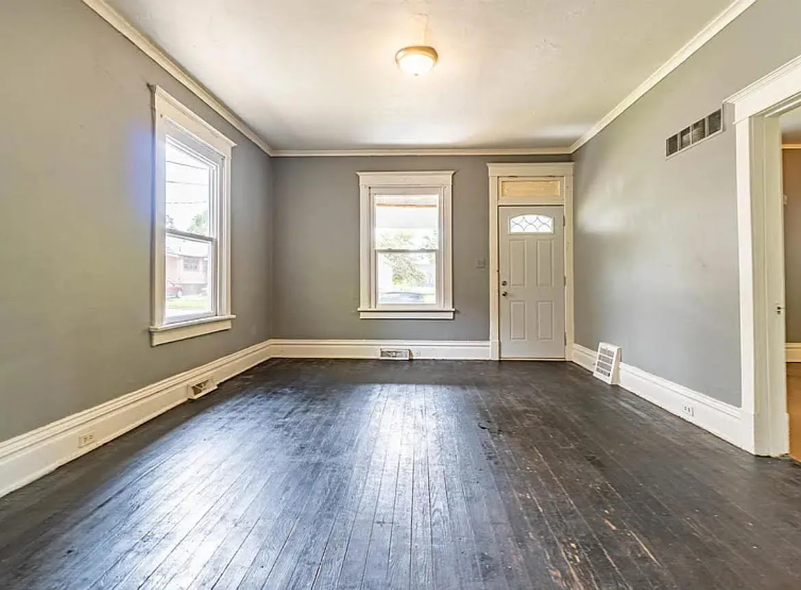 913 W McClure Ave. - 1 — Photo 3