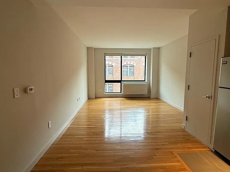 537 W 27th St #5G — Photo 9