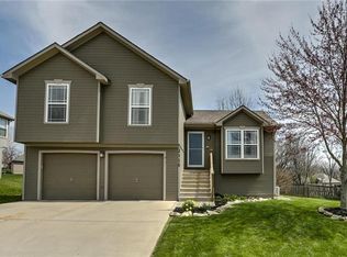 2310 Summit Trl, Kearney, MO 64060
