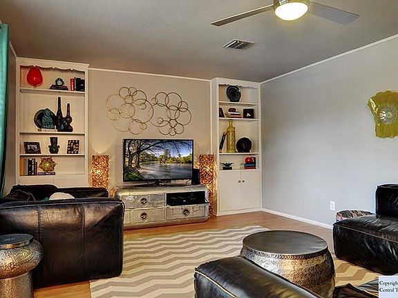 5th image of 692 Encino Dr
