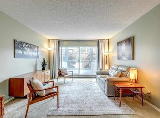 1473 Blackwood St #206, White Rock, BC V4B 3V6