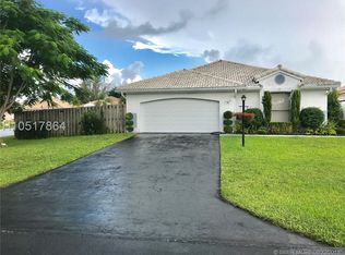 15141 S Waterford Dr, Davie, FL 33331