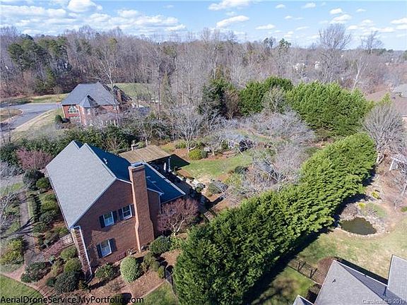 4th image of 4021 S Cove Ln