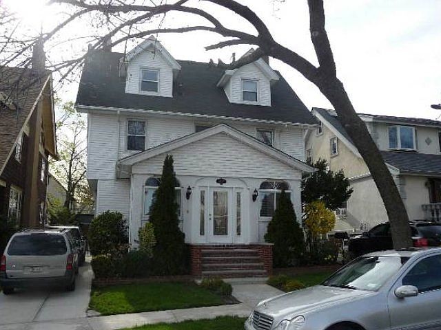 2nd image of 4036 167th St