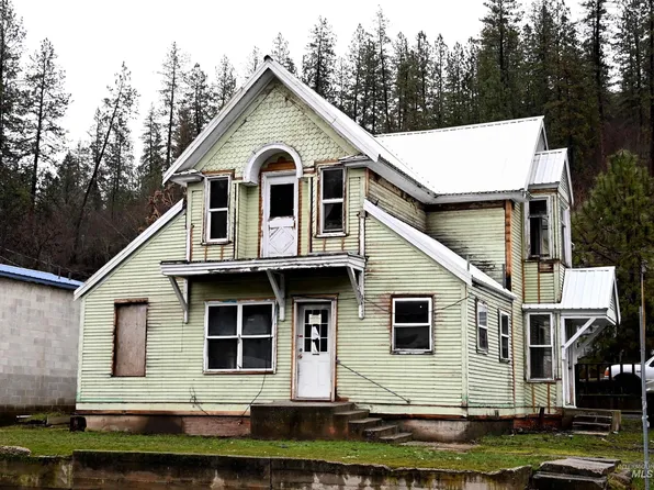 704 Riverside Ave, Orofino, ID 83544