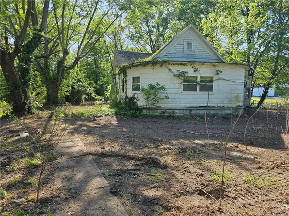 507 S Delaware St, Greenup, IL 62428