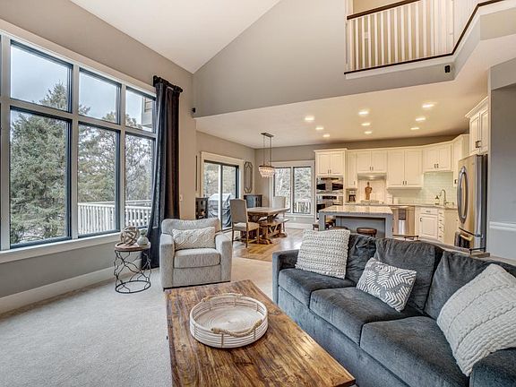 4th image of 3377 Fairfax Ln