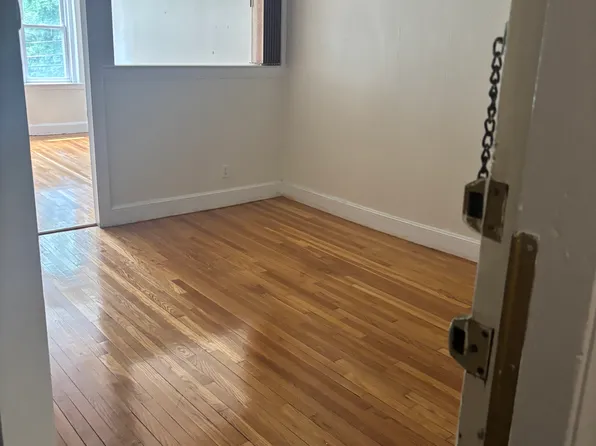 31 Lancaster Ter, Brookline, MA