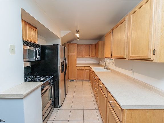 5th image of 2335 9th St