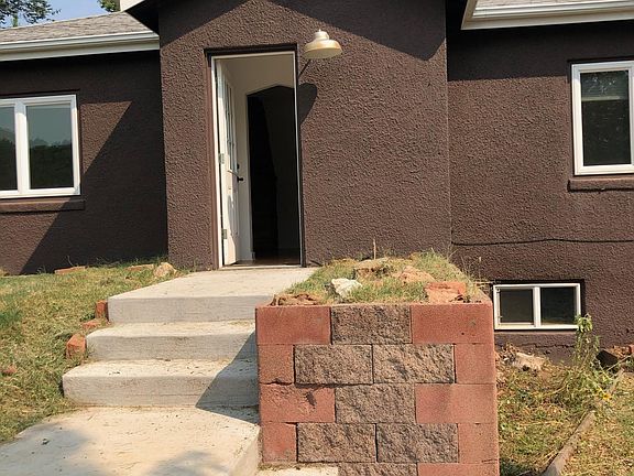 2nd image of 1847 Iris Ave