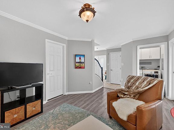 5th image of 11503 Waterhaven Ct