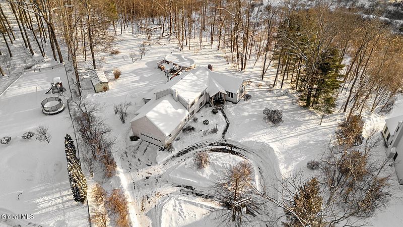 3rd image of 42 Wildwood Lane
