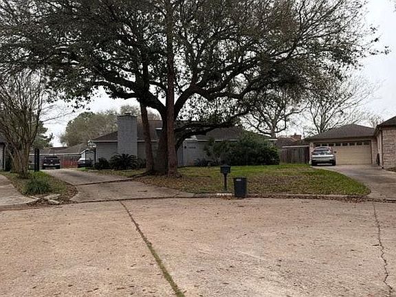 3rd image of 14326 Overbrook Ln