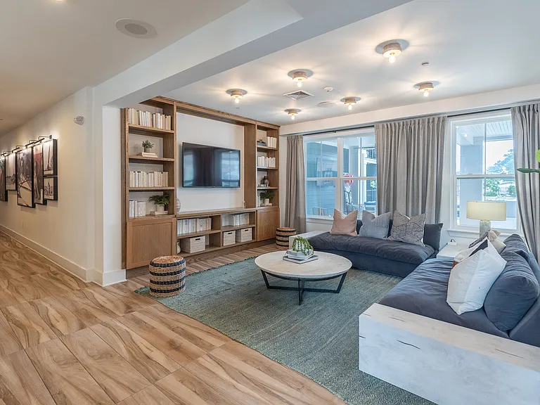 The Pearl at Marina Shores — Photo 25