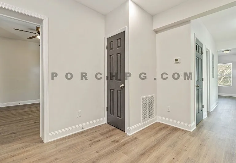 49 E 16th St SW #B — Photo 23