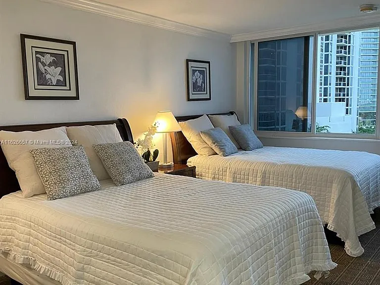 19201 Collins Ave #640 — Photo 5