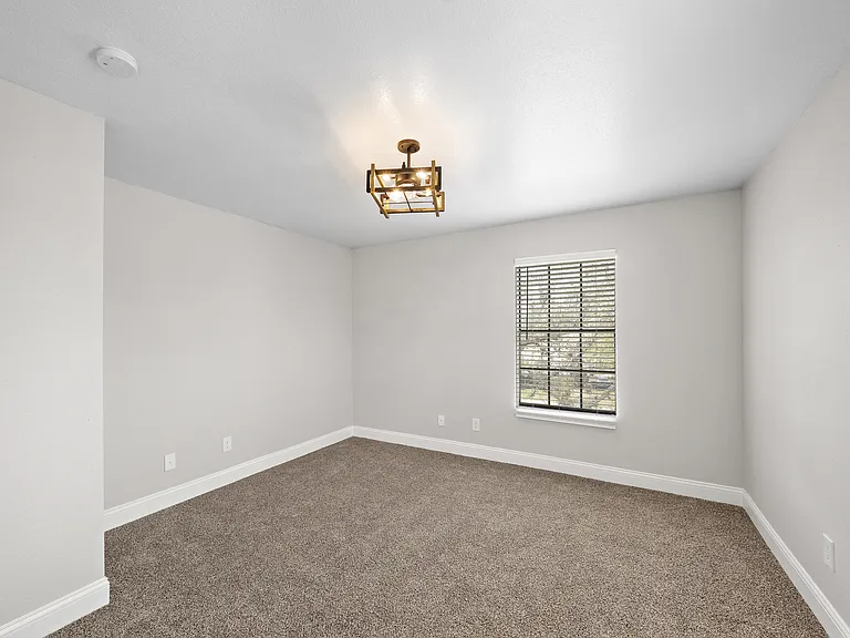 6Ten at Med Center Apartments — Photo 38