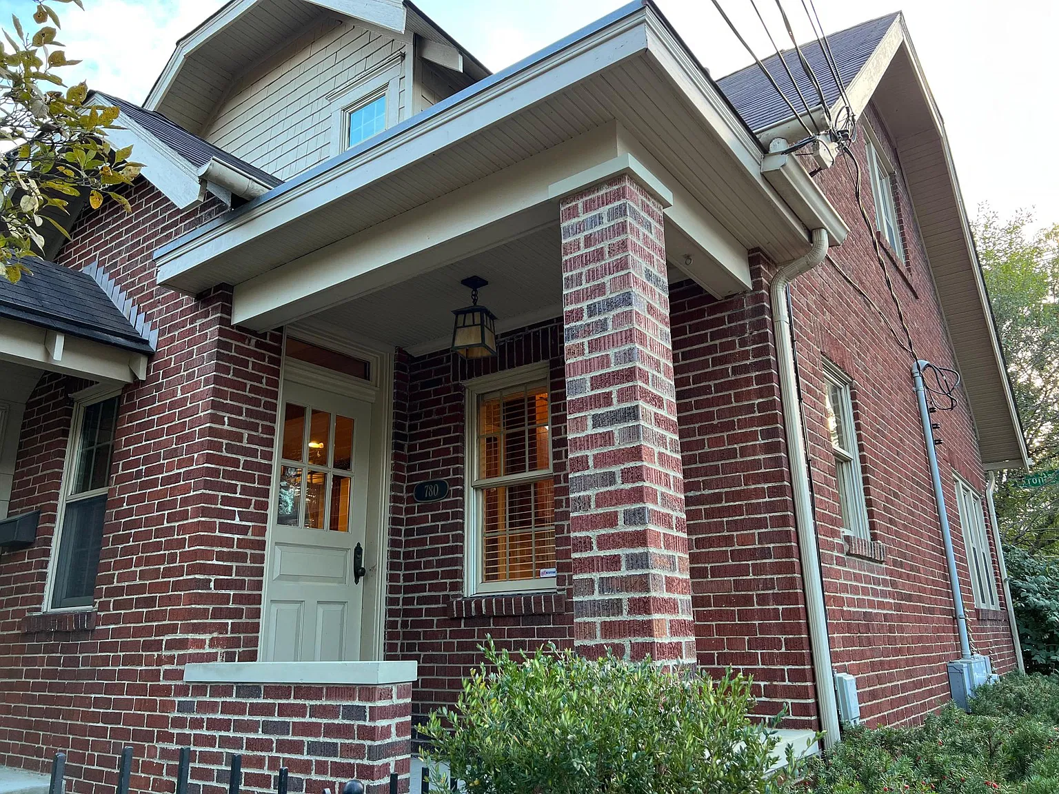 3 bed, 1.5 bath, 1450 sqft, $2,250 — Photo 3