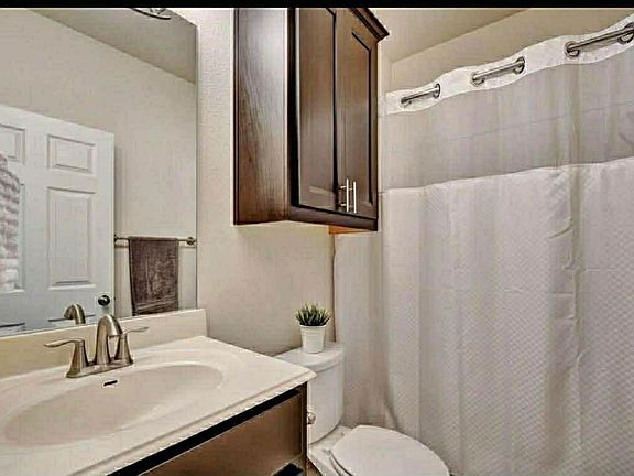 4th image of 2709 Coral Valley Dr