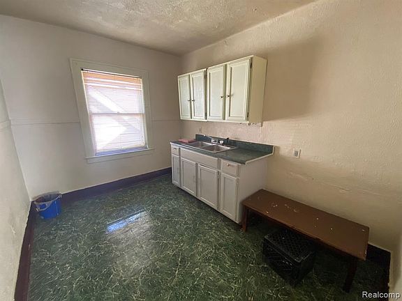 4th image of 15818 Woodingham Dr APT 2
