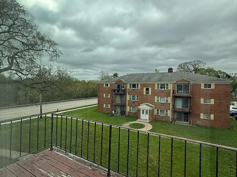 1639-302 Oakwood Ave #3 — Photo 8