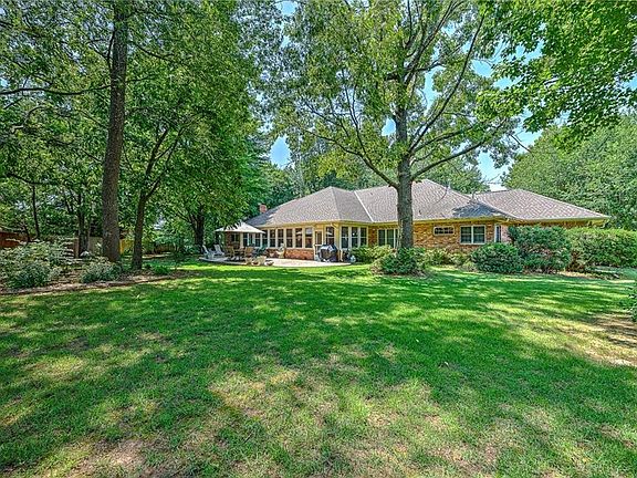2nd image of 1804 S Indian Trail Dr
