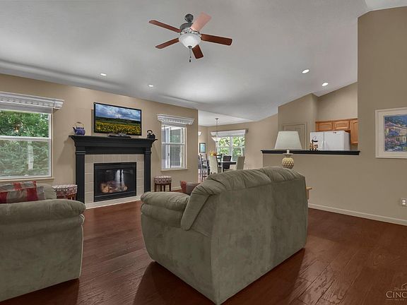 5th image of 4025 Blue Springs Dr