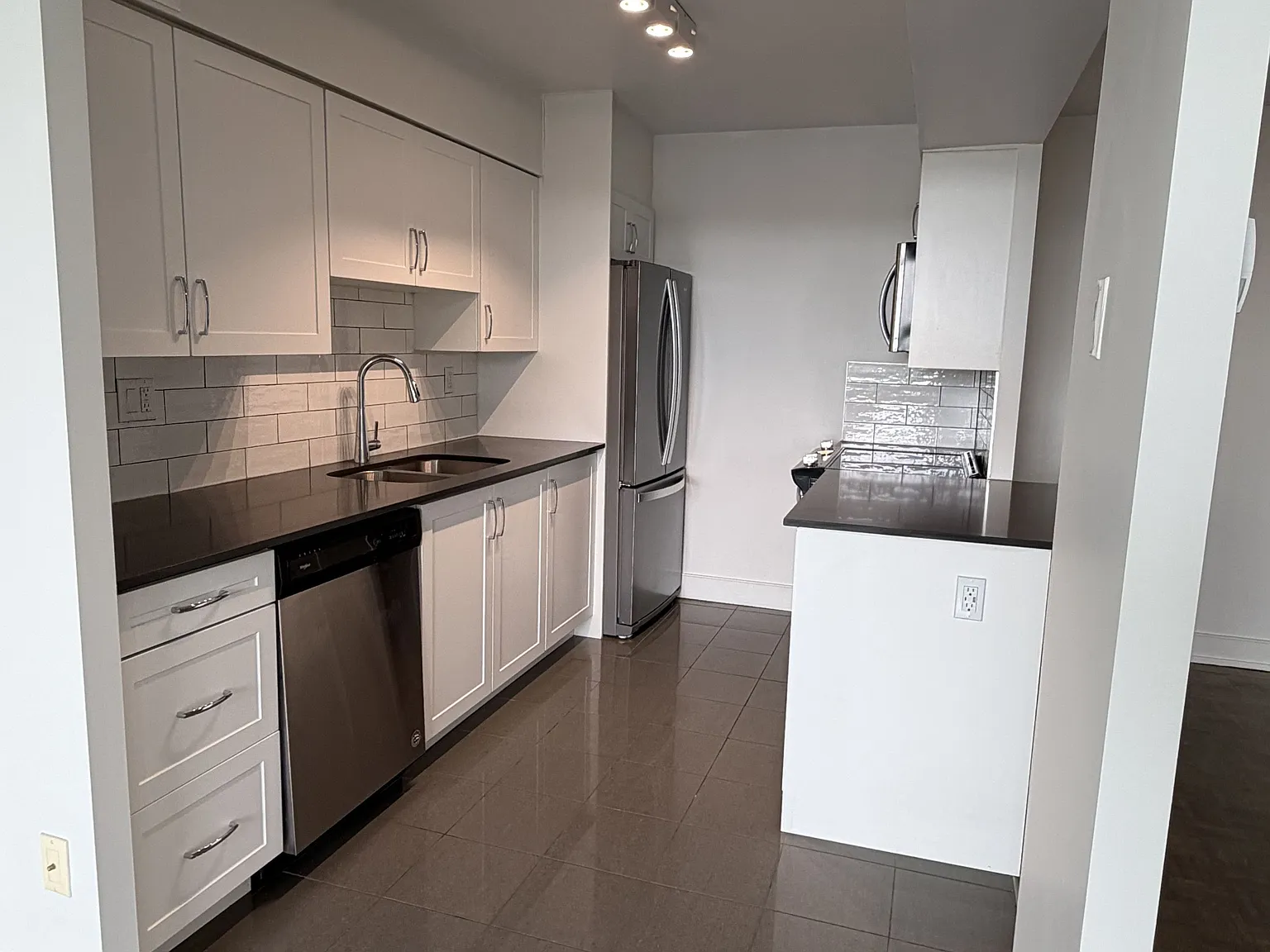 Wellington Towers — Photo 4