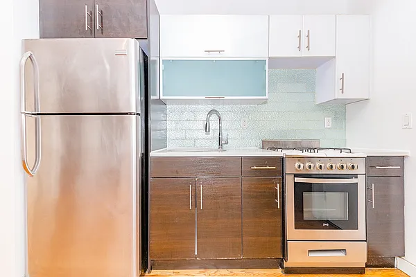 Rented by MySpaceNYC | media 17