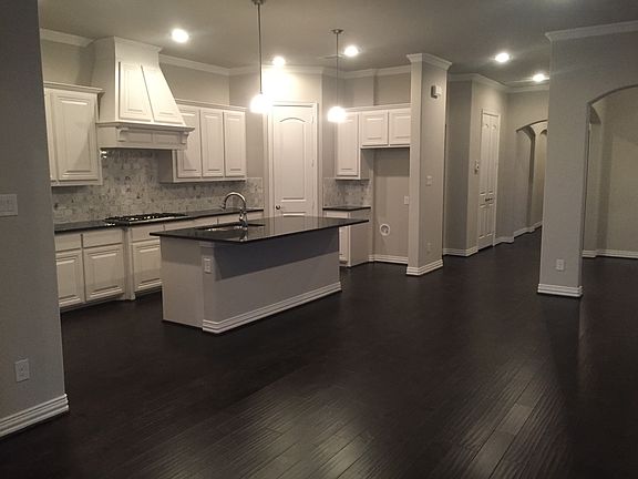 5th image of 1212 Chapel Hill Ct
