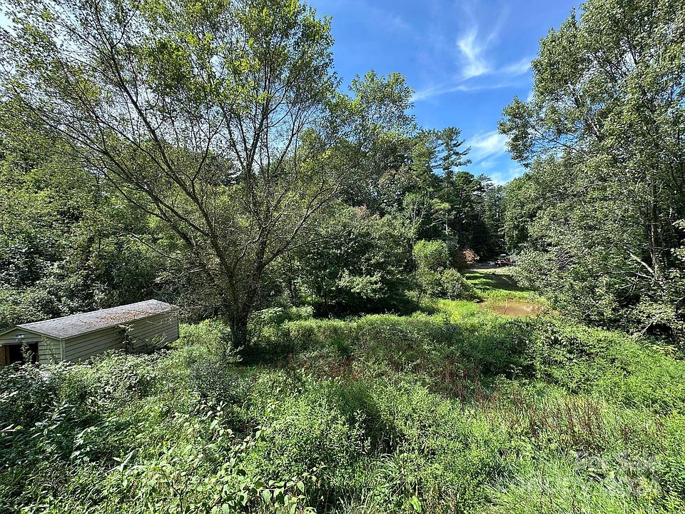 1st image of 21 Brandon Ln