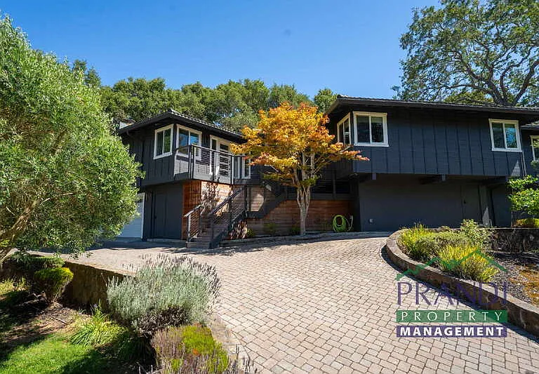 23 Harding Dr — Photo 1