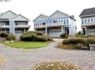 1327 Village Loop, Bandon, OR 97411