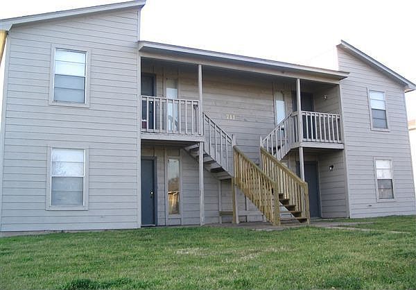 1st image of 706 Wellesley Ct APT D