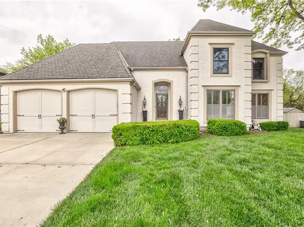 14732 S Village Dr, Olathe, KS 66062